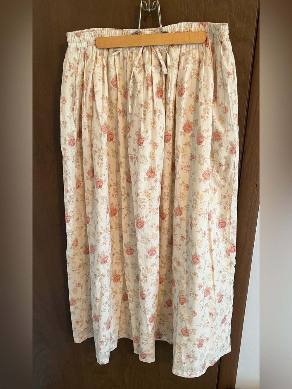 NWT Camrose skirt - Cream with Pink Rose Print
